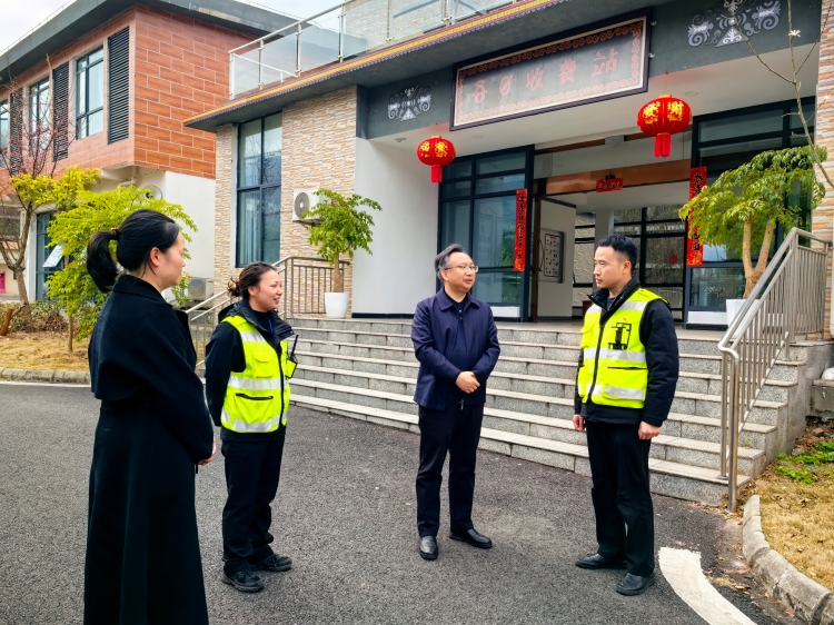 仁沐公司党委书记、董事长毛刚赴一线检查指导春节营运服务保障工作